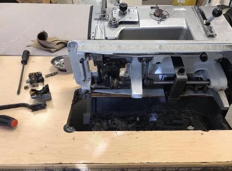 Industrial Juki sewing machine motor clutch inspection and belt replacement